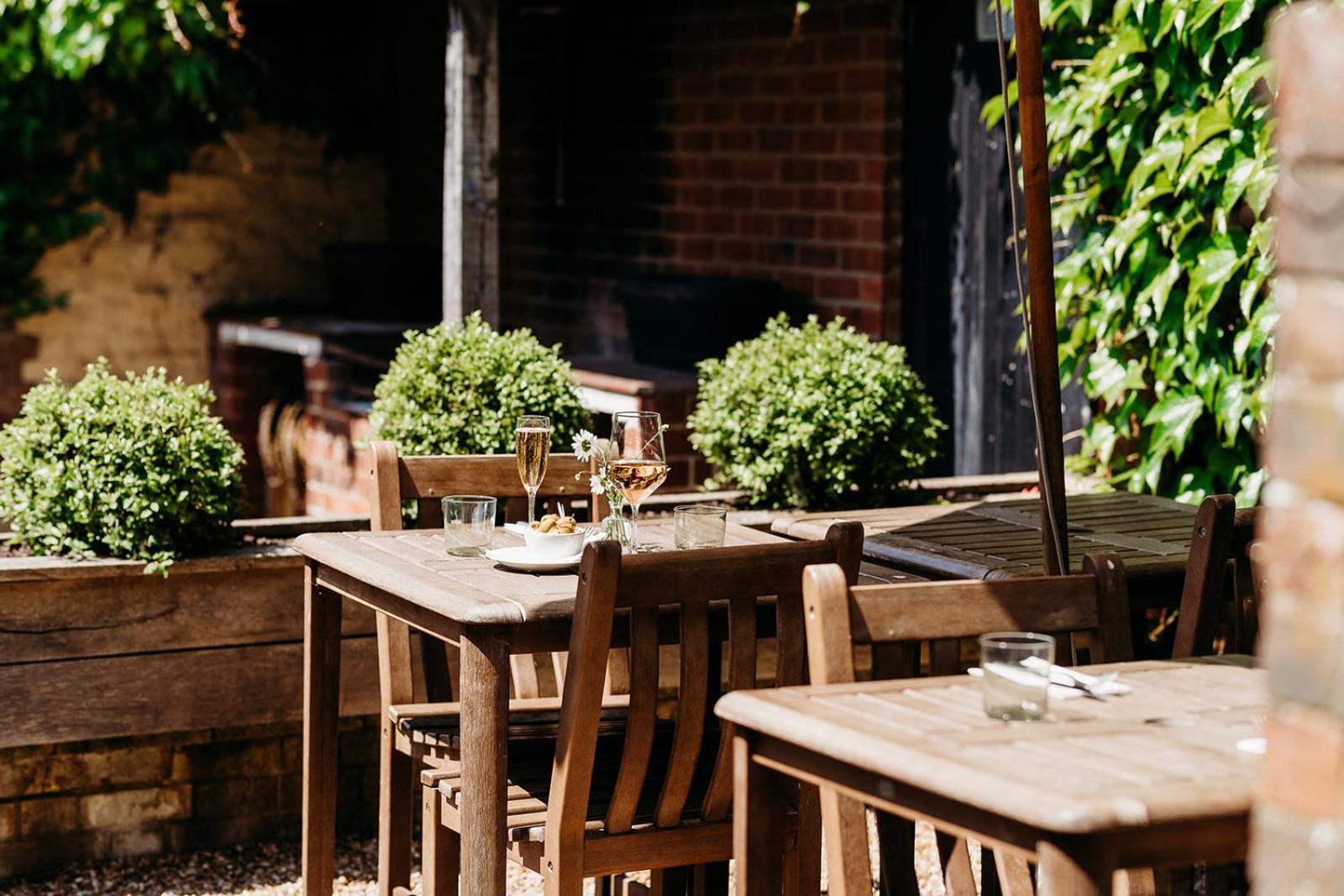 The Crown Inn Chiddingfold Exterior photo