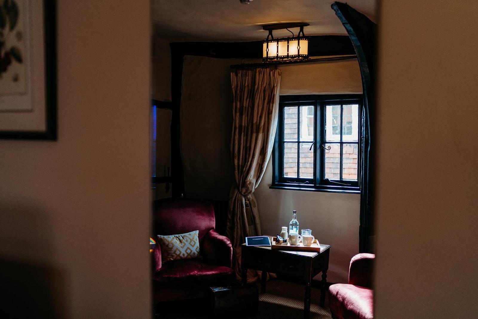 The Crown Inn Chiddingfold Exterior photo